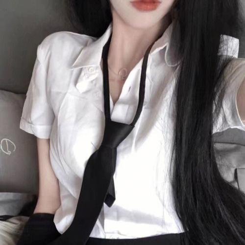 靓仔斗大鳄